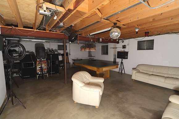 16937 S. Cottage Grove 023