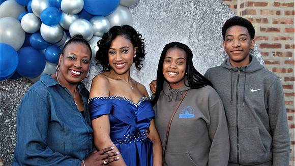 Trenas Daughters Prom 051